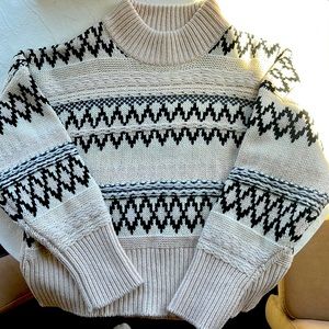 Rag & bone winter sweater. Never worn and in perfect condition.